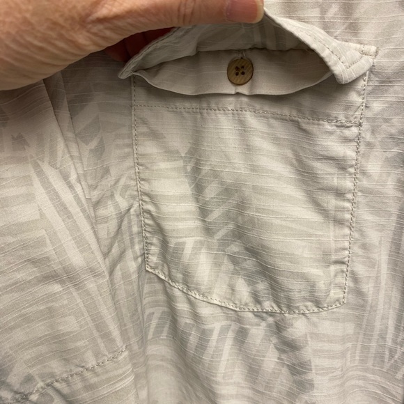 EUC Tommy Bahama Men’s Shirt - Picture 4 of 7
